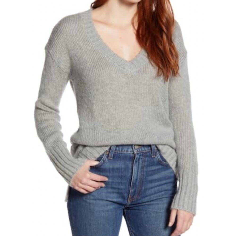 NWOT Caslon Grey Heather V-Neck Sweater, Sz M - Picture 6 of 7